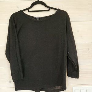 💥2/$30💥 Thin knitted top w bat-wing 3/4 sleeves